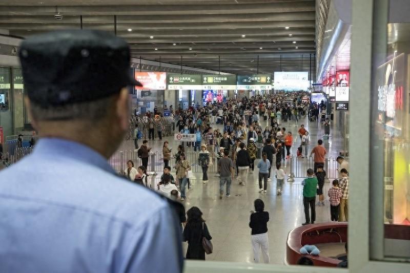 国庆返程大客流来袭！虹桥枢纽如何应对？日均到发旅客超 60 万人次  第1张