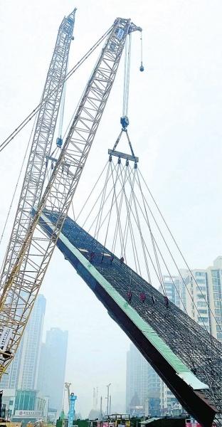 武汉地铁 12 号线建设加速，太平洋站地连墙钢筋笼吊装完成，汪秦区间盾构机顺利始发  第1张