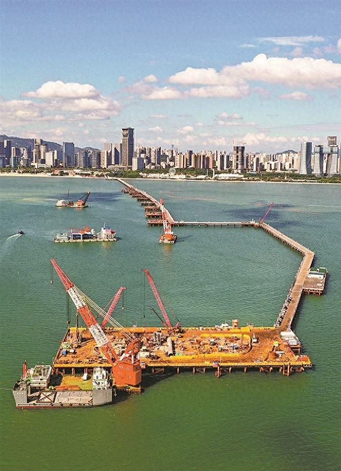 国庆假期超两千名建设者坚守厦金大桥，分秒必争破浪前行