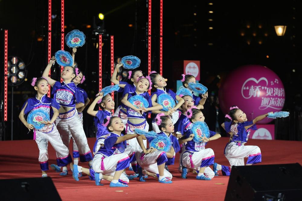 350 多名师生齐聚海河河畔，这场演出太震撼了  第2张