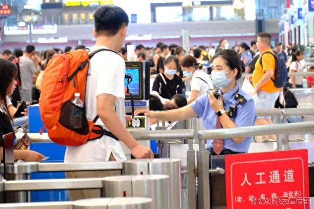 国庆假期最后一天，国铁南宁局全力保障返程运力，你顺利到家了吗？  第1张