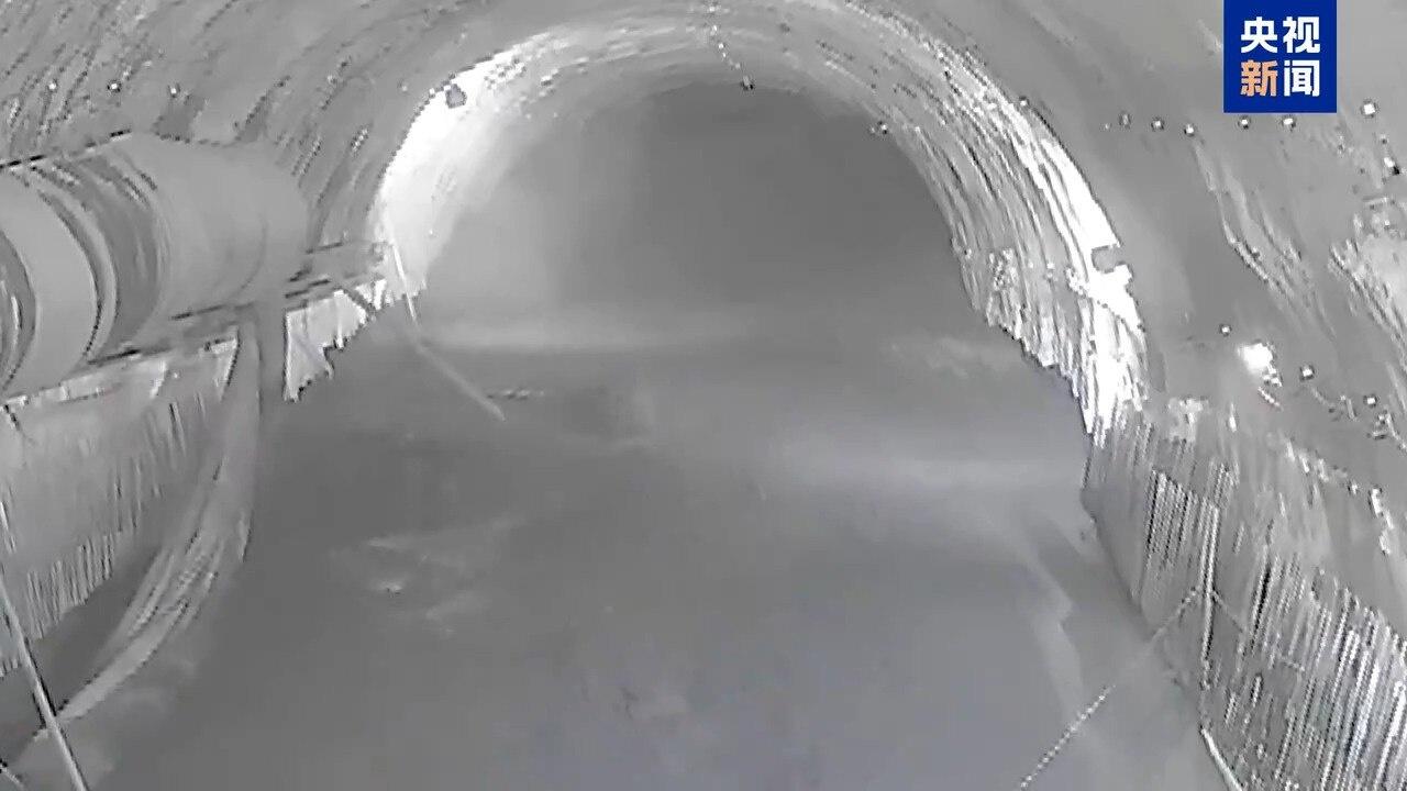 渝昆高铁昭通隧道建设者国庆坚守岗位，他们如何应对首次出现的难题？  第4张