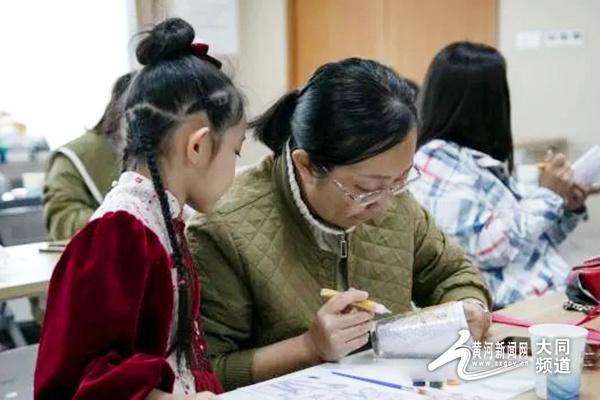艺术加‘杯’，快乐加‘杯’——手绘玻璃杯美育体验活动在大同市成功举办  第3张