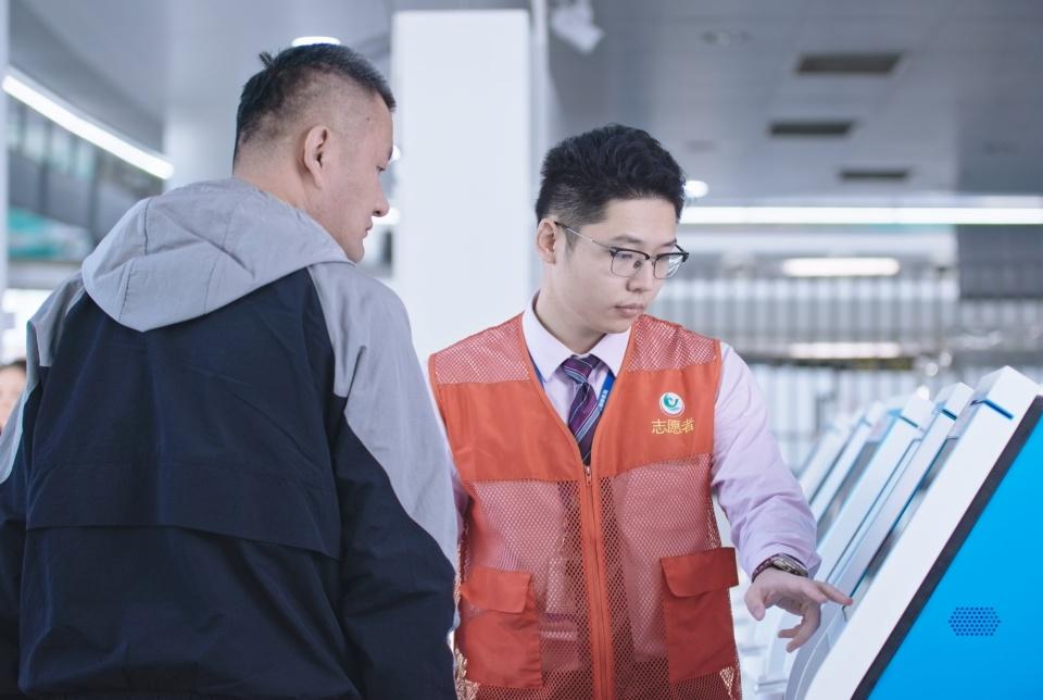 国庆返程高峰来袭！江西多举措保障旅客安全便捷出行  第3张