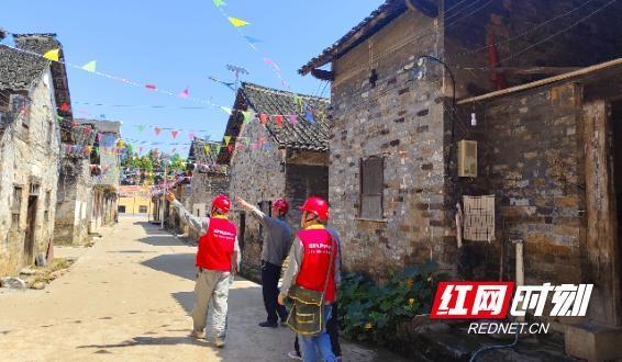 国庆保电：钢铁战士坚守岗位，守护全县光明  第2张