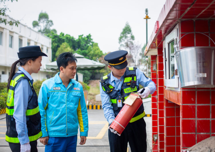 国庆返程高峰来临，重庆高速启动砺剑行动，网约车违规运营将被严惩  第2张