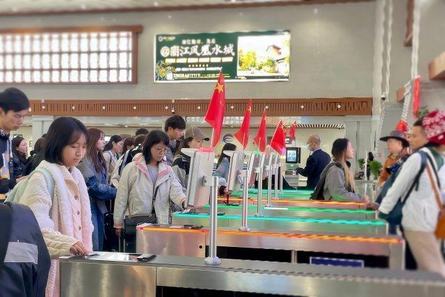 国庆假期云南铁路发送旅客近 300 万人次！你贡献了多少？  第2张