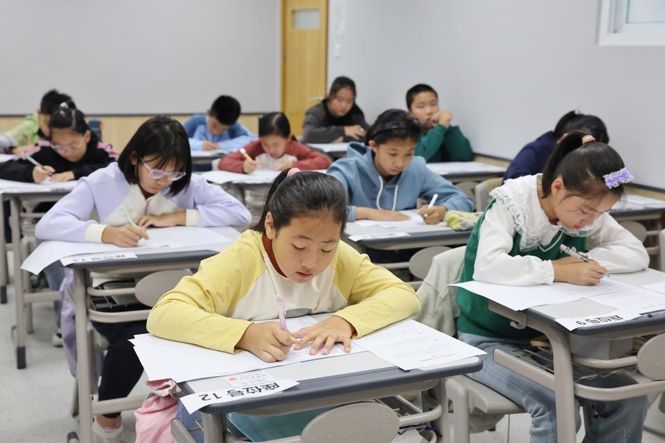 第六届山东省中小学生作文大赛决赛启幕，千余学子同题写作，谁能脱颖而出？  第3张