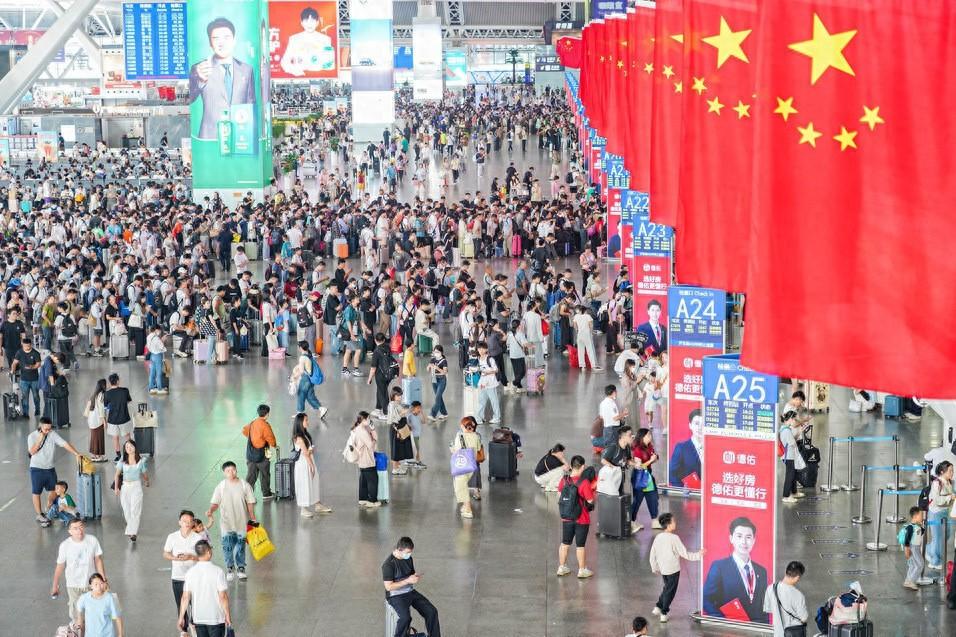 国庆返程高峰来袭！广铁集团预计发送旅客 277.2 万人次，你被堵在路上了吗？  第1张