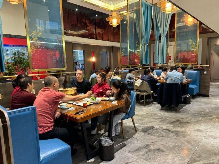 国庆假期，武威市餐饮市场火爆异常，人间烟火气，最抚凡人心  第2张