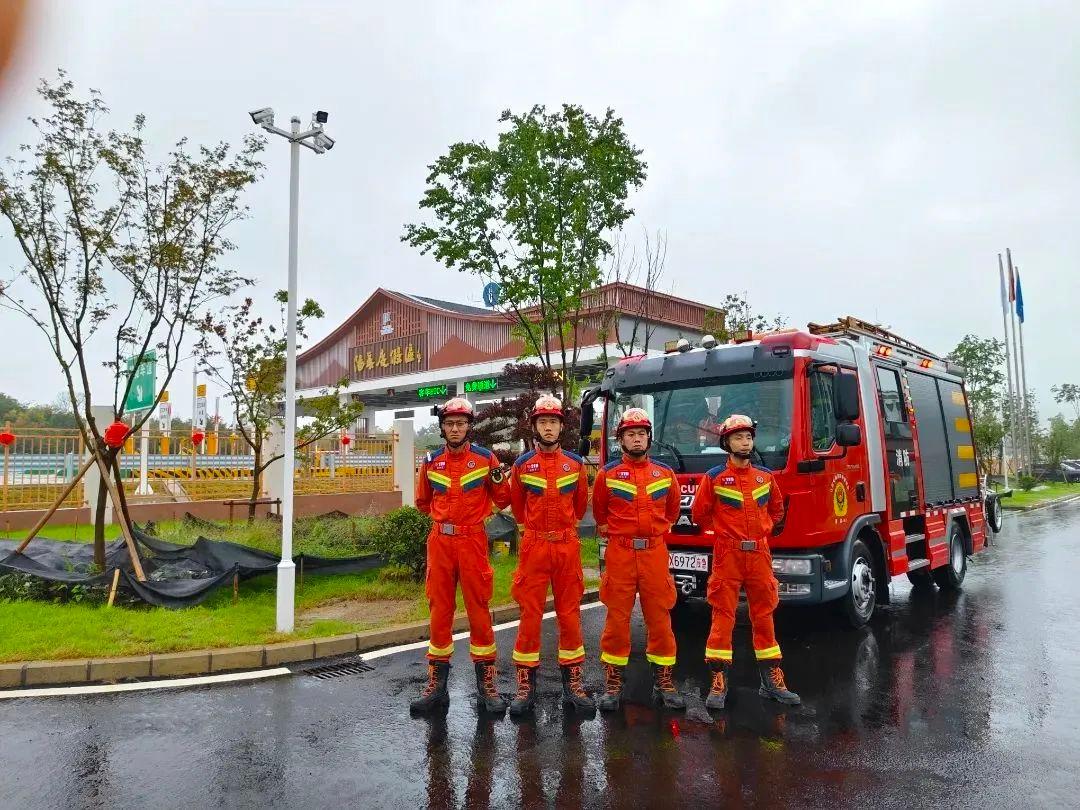 国庆假期，全省消防救援队伍坚守岗位，为人民安全保驾护航  第2张