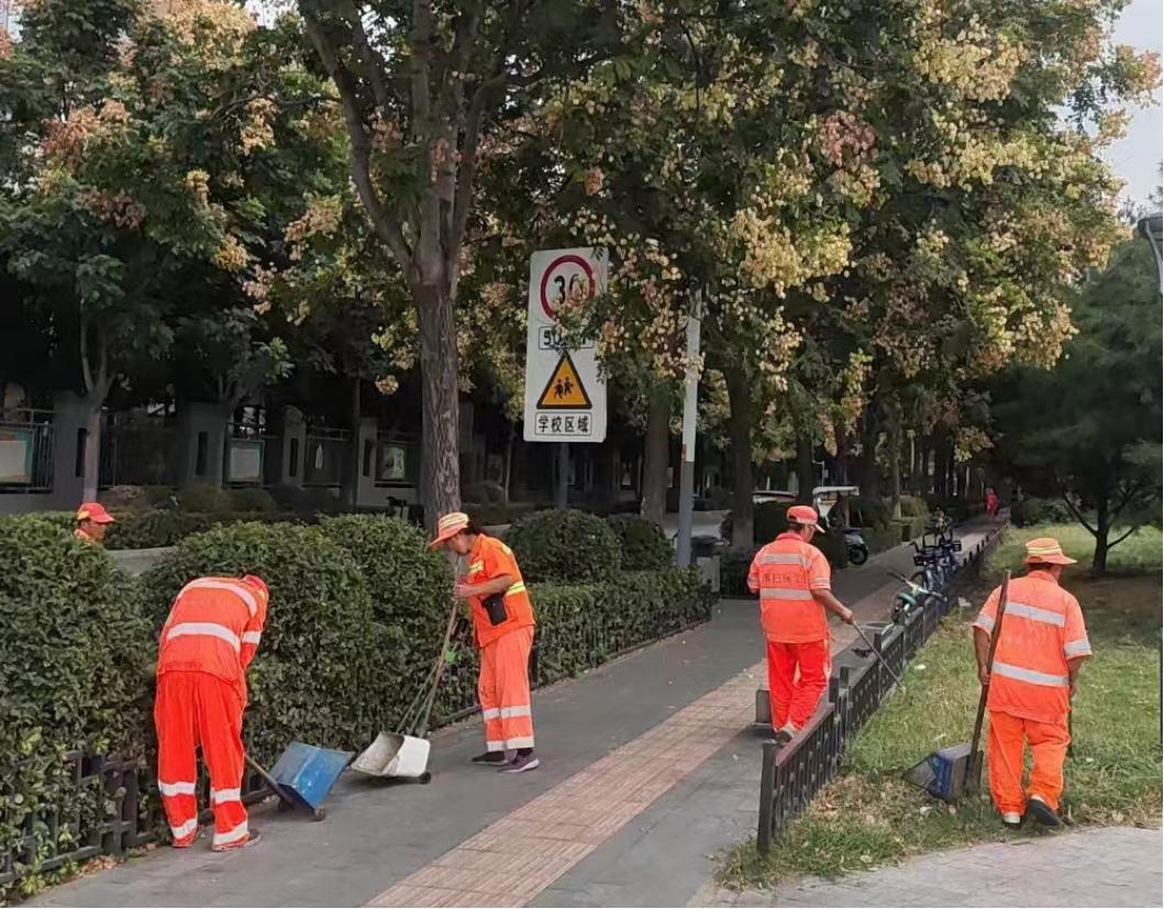 国庆期间西安城管全员在岗,用行动擦亮中国红,确保城市安全有序运行 第2张 国庆期间西安城管全员在岗,用行动擦亮中国红,确保城市安全有序运行 第2张