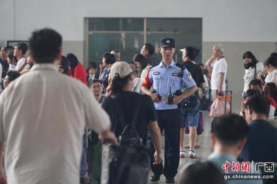 00 后铁路民警国庆执勤初体验：从警之路，从这里开始  第2张