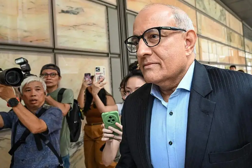 新加坡前交通部长易华仁因涉贪腐弊案，被判入狱一年  第1张