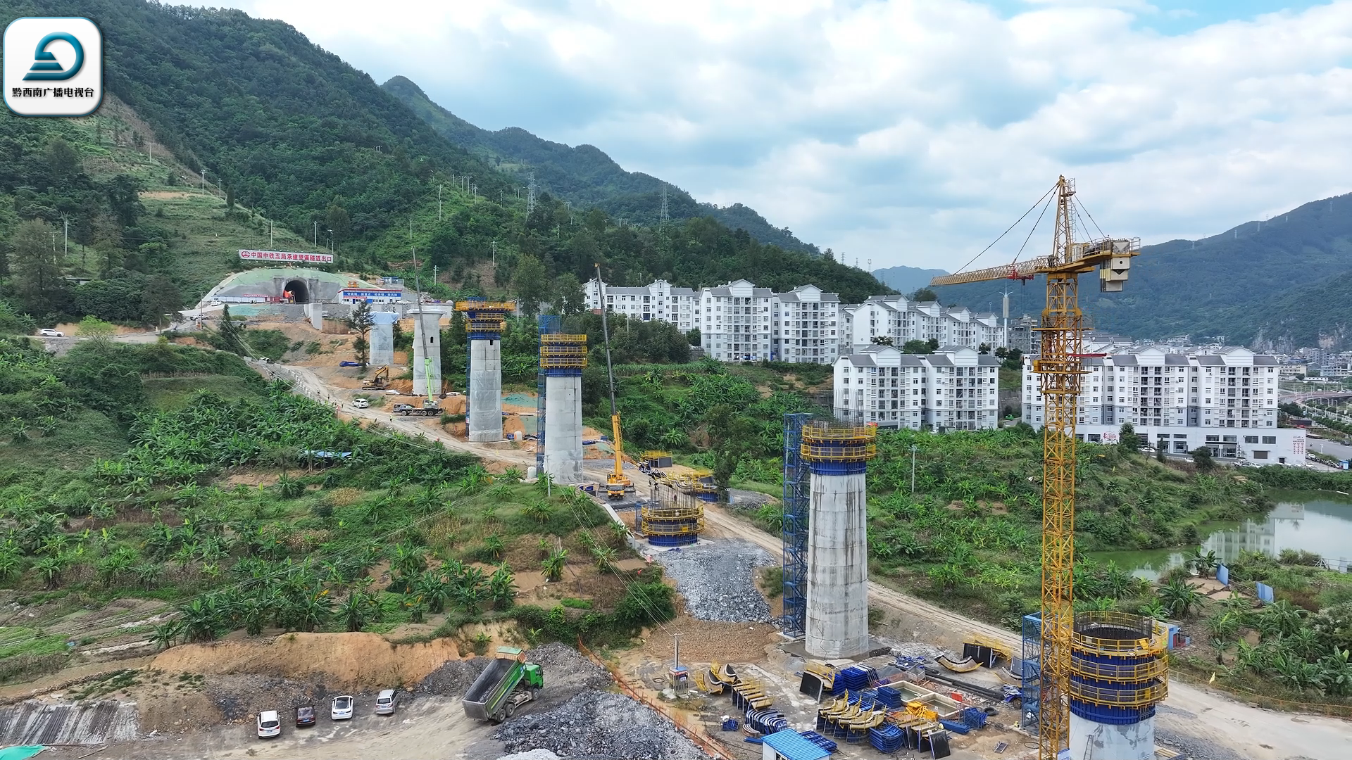 国庆期间，黄百铁路建设者坚守岗位，用汗水为祖国献礼  第5张