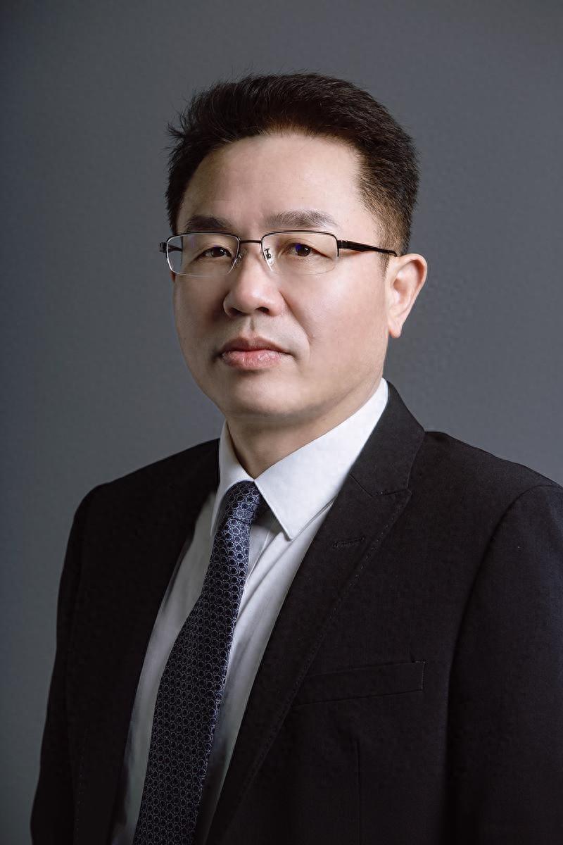 中信博：从 2000 万到 63.90 亿，十年百倍增长的光伏支架巨头