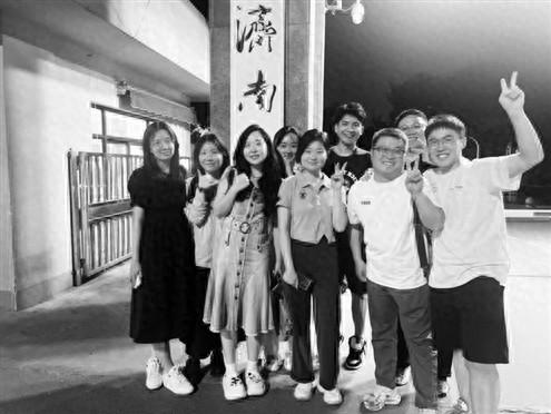 济南大学本科生团队竟在国际顶级期刊发表多篇论文  第1张
