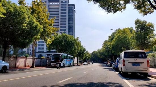 栖霞区城管局全力整治道路，设施品质大幅提升  第2张
