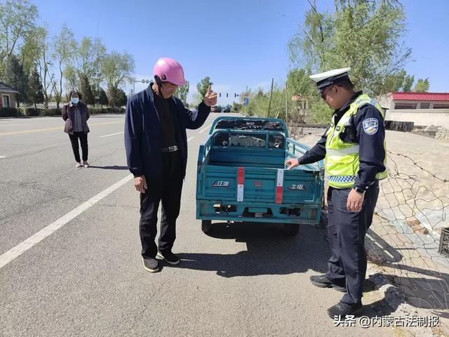 秋收季，交警蜀黍走进田间地头，守护你的回家路  第9张