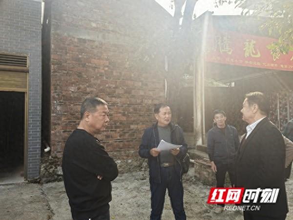 东安政法五老调解邻里纠纷，让矛盾不再发酵  第1张