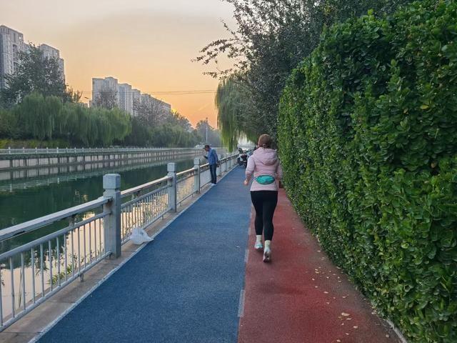 3 万选手齐聚北马，当跑步蔚然成风，城市该如何营造跑步环境？  第2张