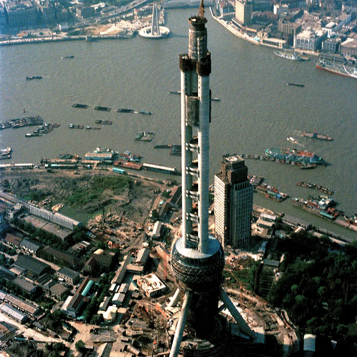 30 年巨变！黄浦江边 9 处地标今昔对比，你见证了多少？