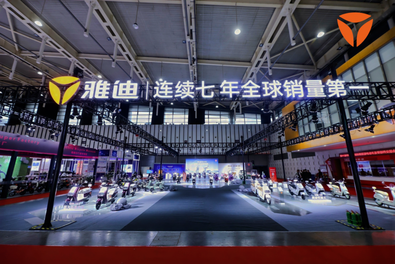 雅迪冠能星舰 S80：颠覆认知的万元级电摩，热销浪潮席卷而来  第2张