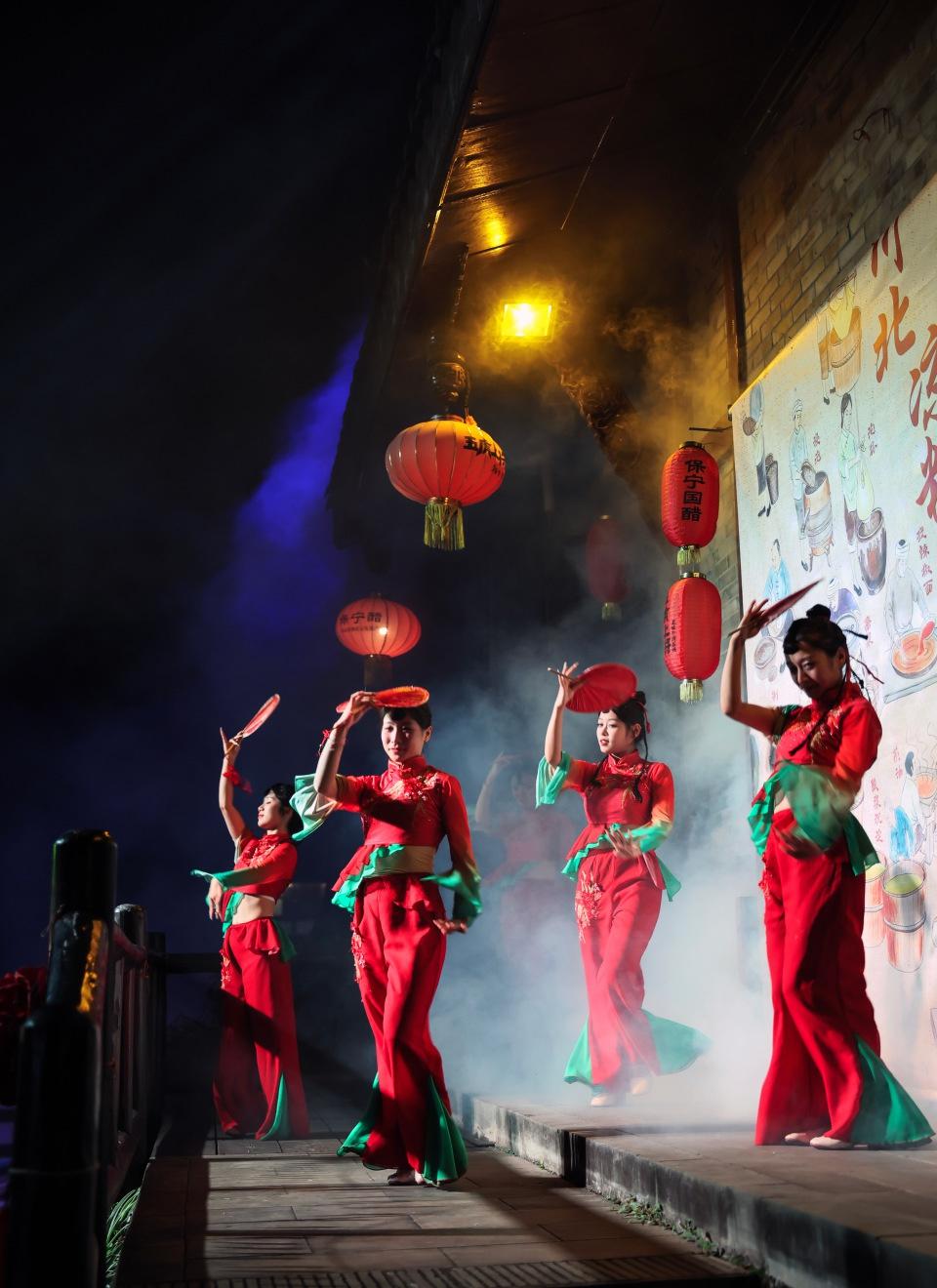 南津关古镇：一步一景一歌一舞，带你领略梦幻蜀道盛世  第3张