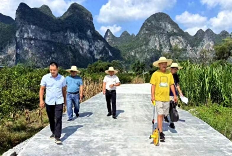 1.7 公里致富路，百万投资，让柑橘运输不再难