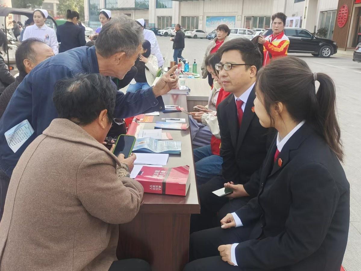 宛城区法院进基层，一堂生动法治课，增强居民法律意识和维权能力  第3张