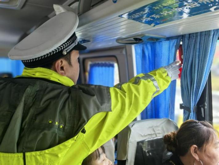 多部门联动，持续开展大型客车专项整治行动，全力守护群众平安出行  第3张