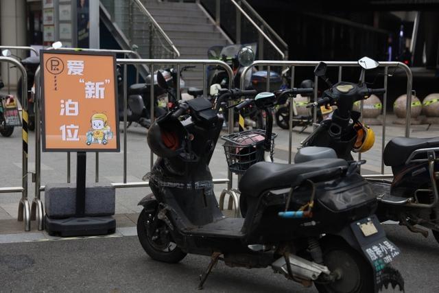 暖新驿站送头套手套，杭州西湖区转塘街道让外卖小哥心暖又心安  第5张
