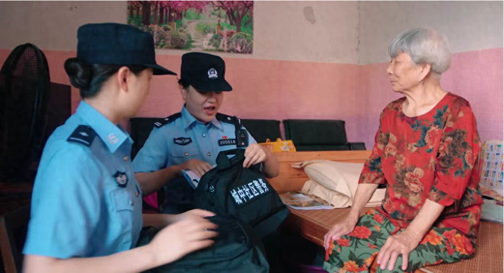提包警务：移动的服务站，守护群众的百宝箱