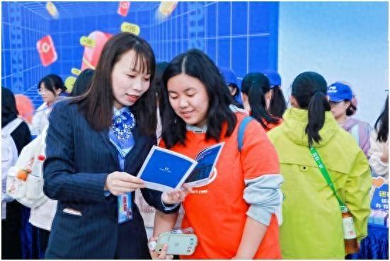 金融消保宣教走进百公里毅行，建行湘江支行守护您的钱袋子  第1张