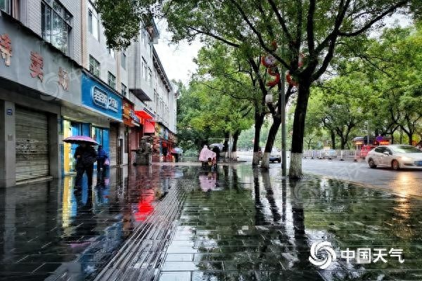 湖南阴雨连绵，12月7日至9日出行必备雨具，湿滑路面需谨慎驾驶  第1张
