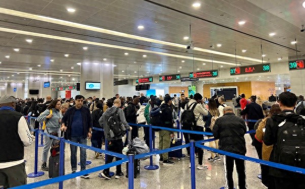 上海口岸出入境人数飙升！免签政策助力外国人入境翻倍增长