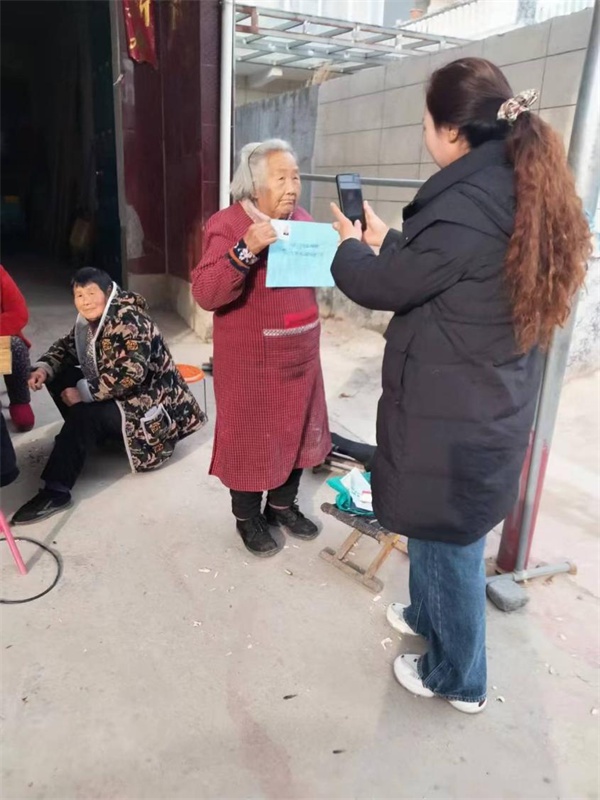 漯河青年镇创新高龄服务：大数据助力精准认证，水印相机成亮点  第2张