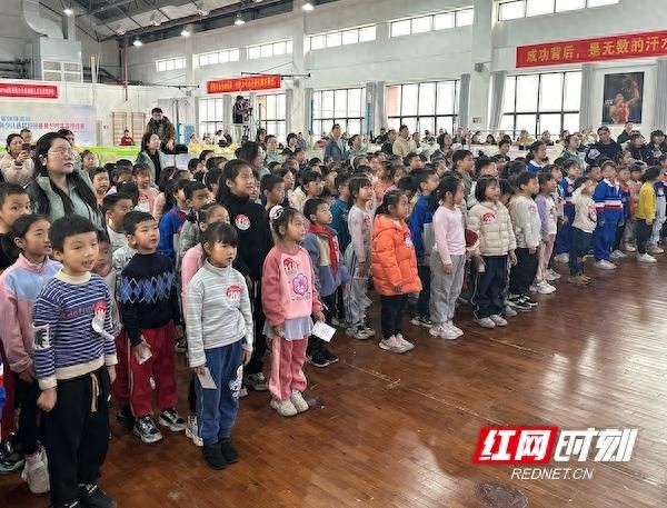 300余名体操小将长沙竞技，家长期待孩子们在比赛中发现自我  第1张