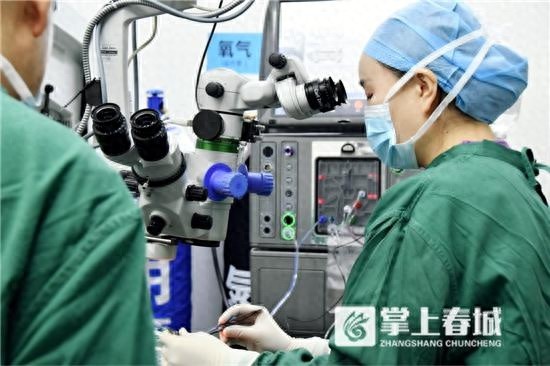 云贵首例！2小时手术让失明者重见光明，背后的故事令人动容  第1张