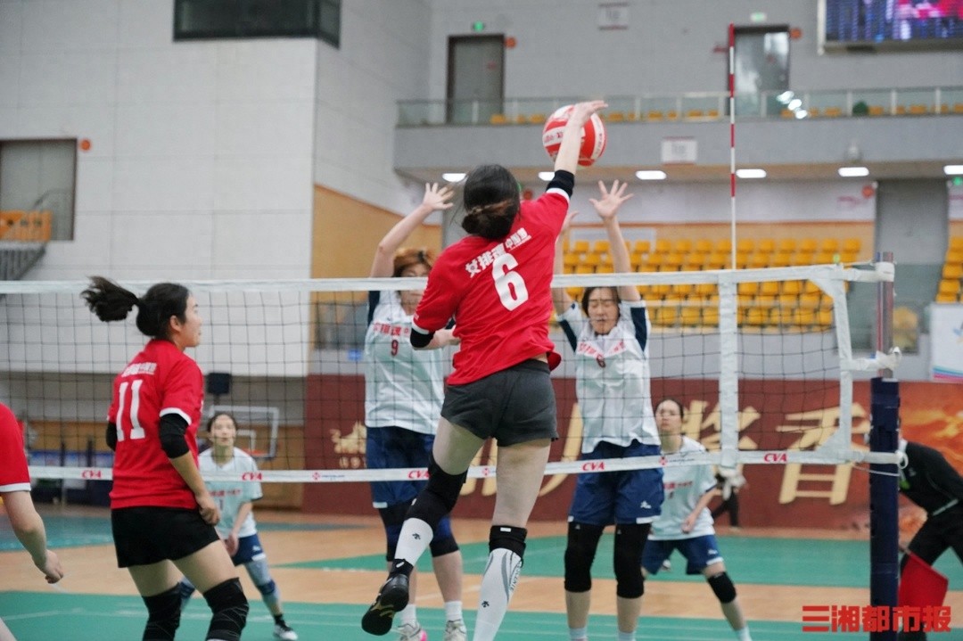 女排魂·中国梦气排球湖湘行：3000爱好者齐聚邵阳，张常宁、龚翔宇寄语点燃激情