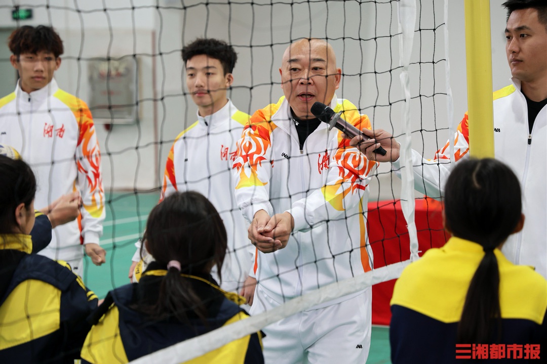 女排魂·中国梦气排球湖湘行：3000爱好者齐聚邵阳，张常宁、龚翔宇寄语点燃激情  第2张