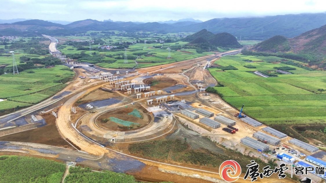 寒冬中的坚守：罗鹿高速公路建设者如何在冰雪中推进重大项目？  第4张