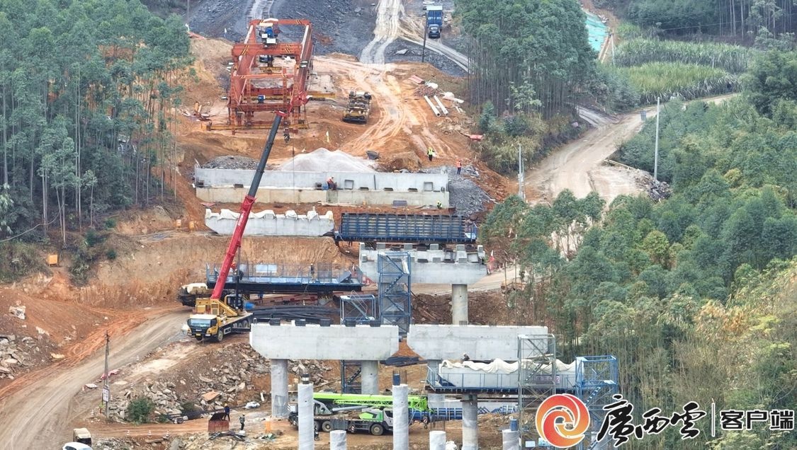 寒冬中的坚守：罗鹿高速公路建设者如何在冰雪中推进重大项目？  第6张
