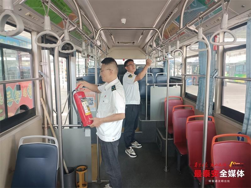 国庆假期泰安公交有多牛？投入 1458 台公交车，运送乘客近百万人次  第3张
