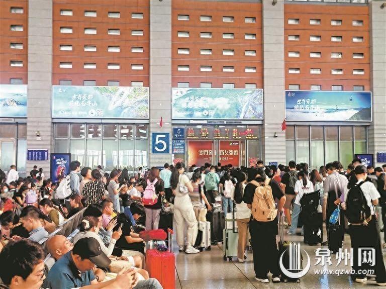 国庆返程高峰，泉州海陆空运输总体平稳，高速交警查处多起家庭式超员案例  第1张