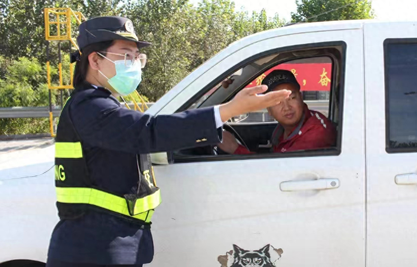 国庆假期，京哈北线分公司职工用温情服务温暖司乘人员  第1张