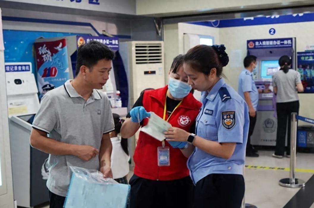 人才签注服务专场活动，解决办证后顾之忧  第1张