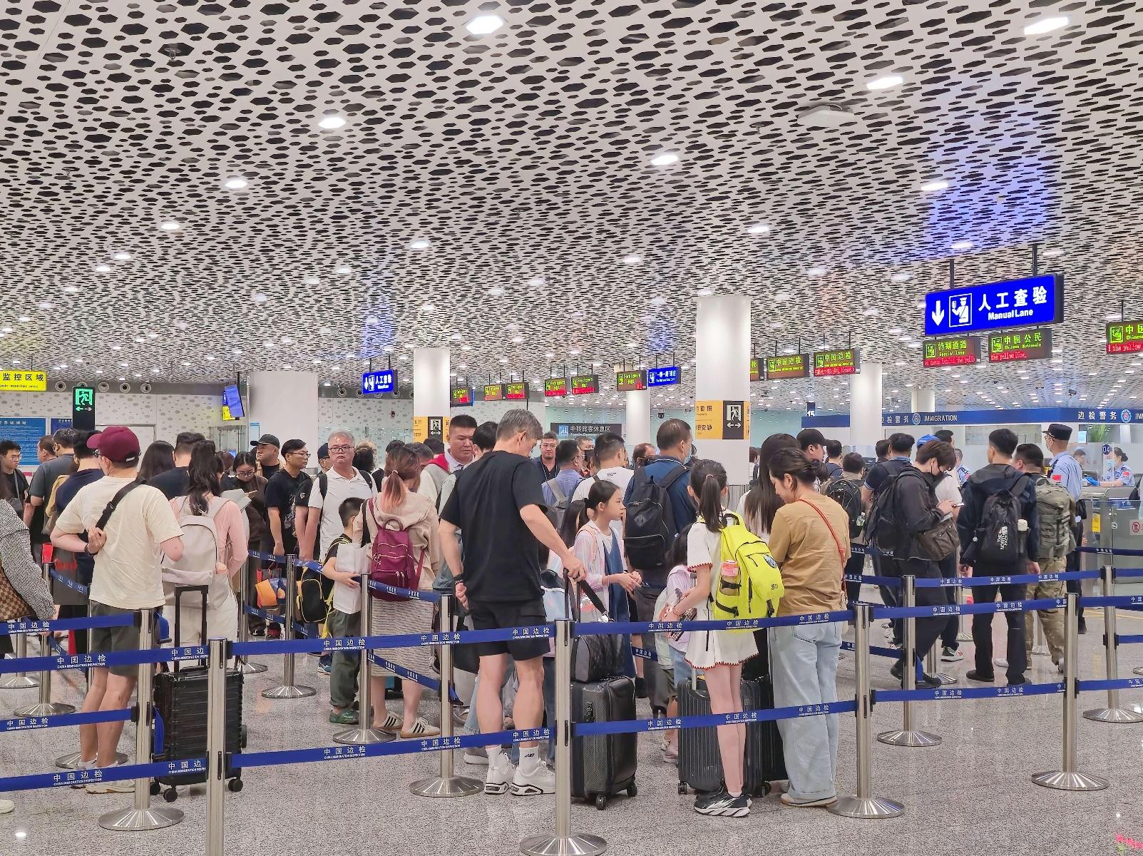 国庆假期深圳机场口岸出入境人员超 10 万！你贡献了多少？  第4张