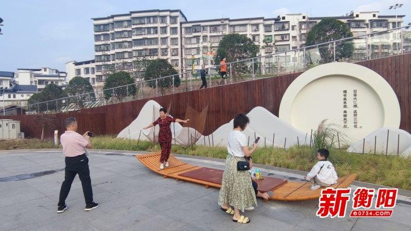 国庆假期尾声，衡阳回雁峰平沙落雁广场为何依然人流不断？  第9张