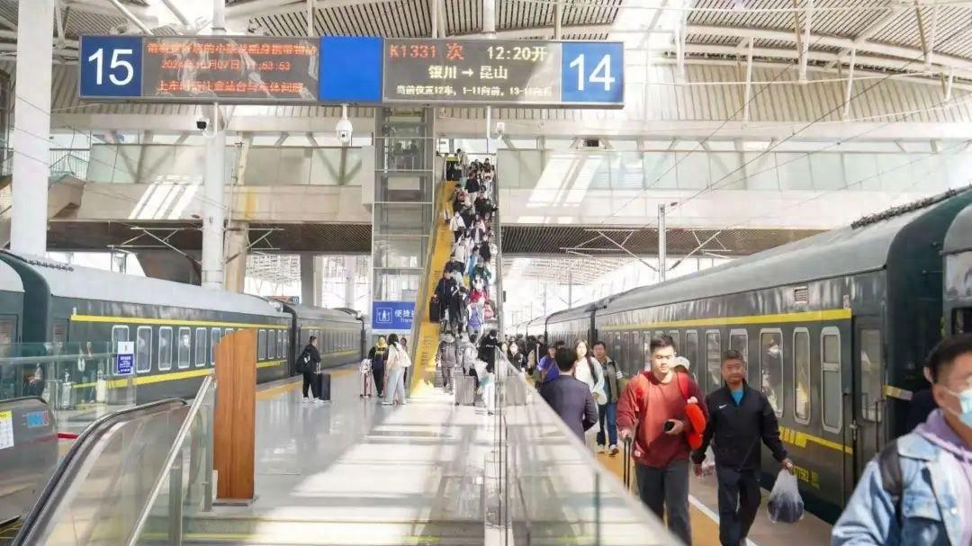 国庆假期圆满落幕，银川客运段运送旅客 93.27 万人次，你贡献了多少？  第1张